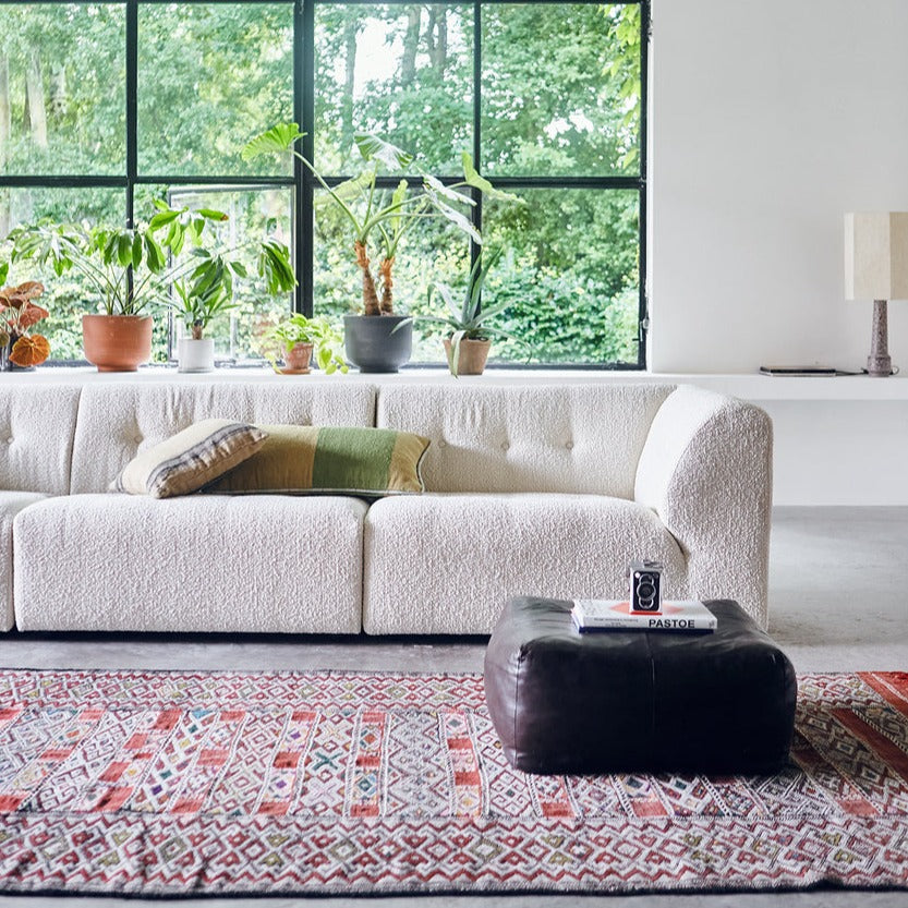 Quiet Layers in Motion