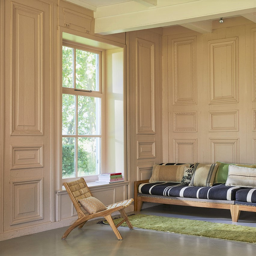 Living room pillows and lounge setting