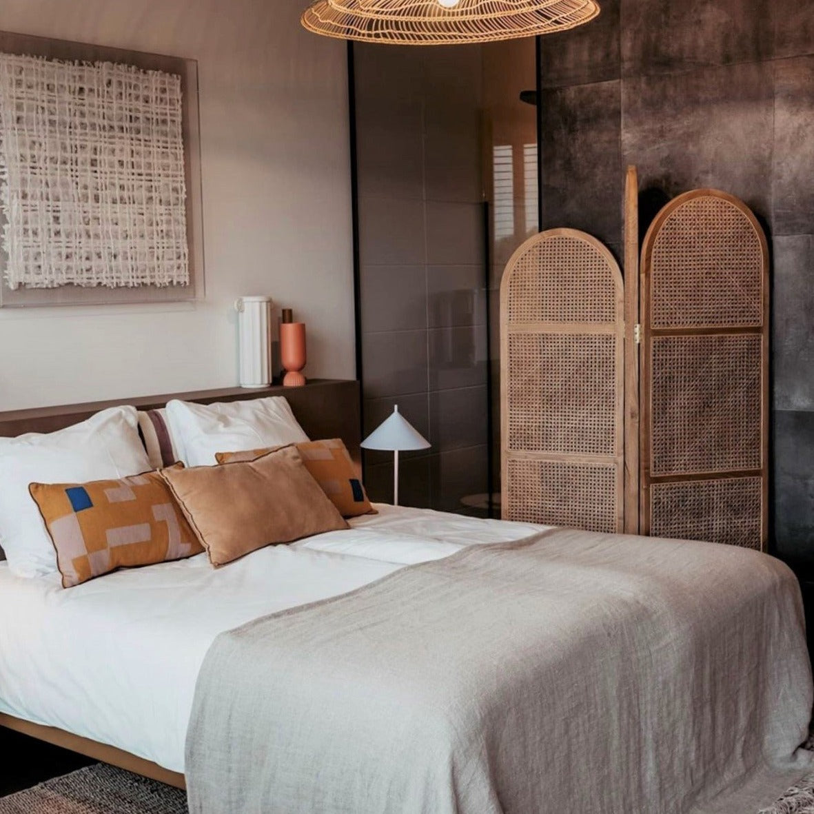 Quiet Layers in Motion